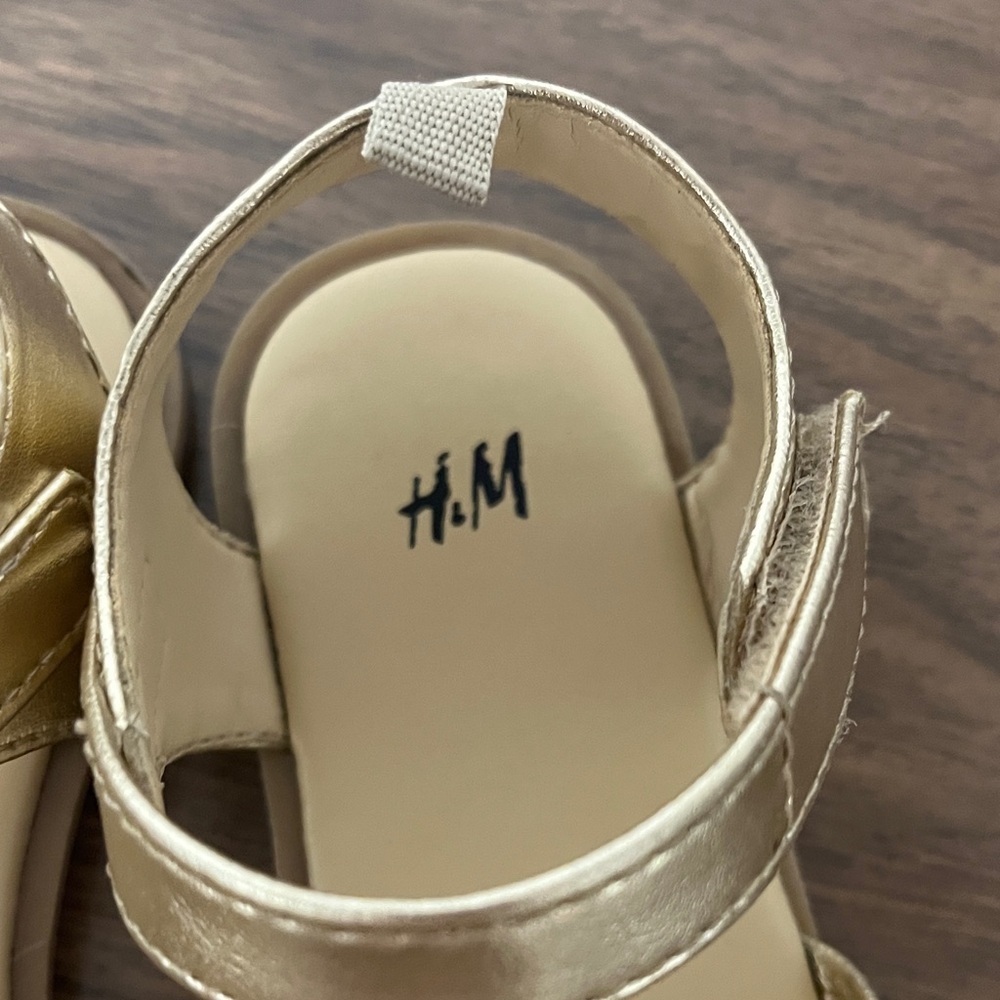 H&M Gold Strappy Kids Sandals - Picture 7 of 8